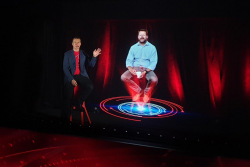 První Holografický 5G video hovor, Vodafone