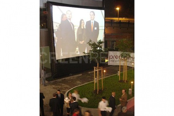 Airscreen: Smichov Gate