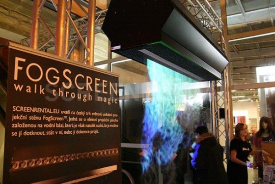 fogscreen na noci reklamožroutů, slovanský dům, praha