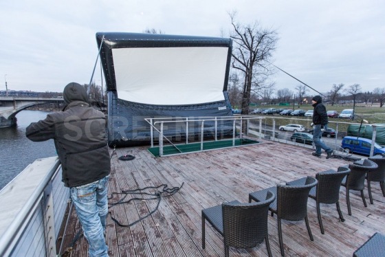 AirScreen Green Yacht